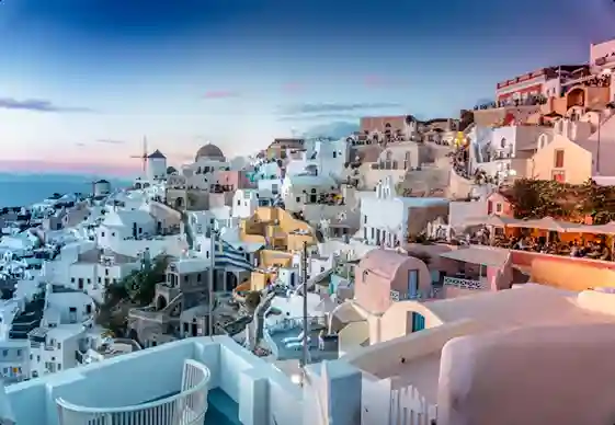 Costa del Mediterráneo con edificios coloridos
